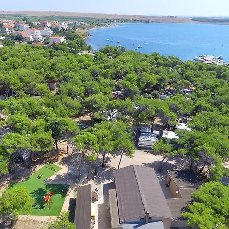 Prázdninový areál Camp Porat Povljana